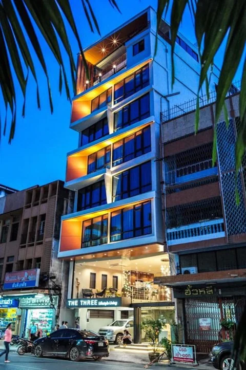 Хатъяй: The Three Hat Yai