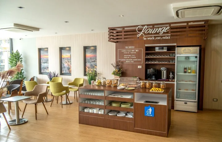 Хатъяй: The Three Hat Yai