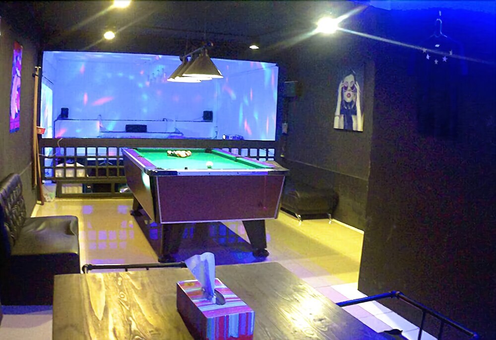 Бангкок: Cafe and Bar Secret Base