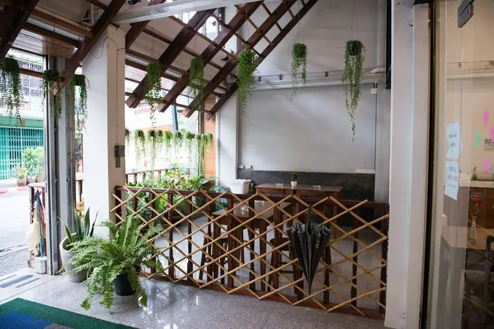Бангкок: ZEN Hostel Tiger Shrine 2
