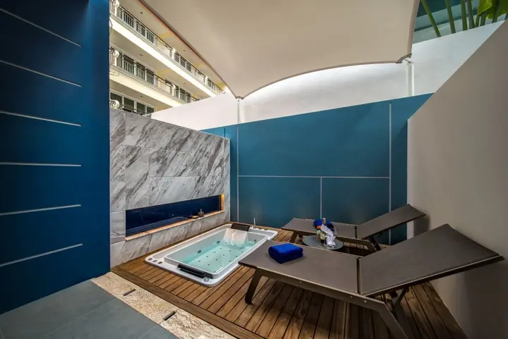 Кату: Hotel Clover Patong Phuket