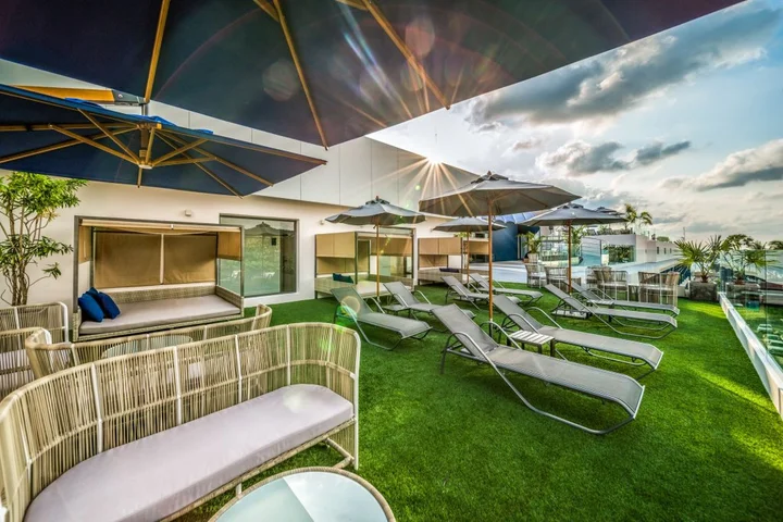 Кату: Hotel Clover Patong Phuket