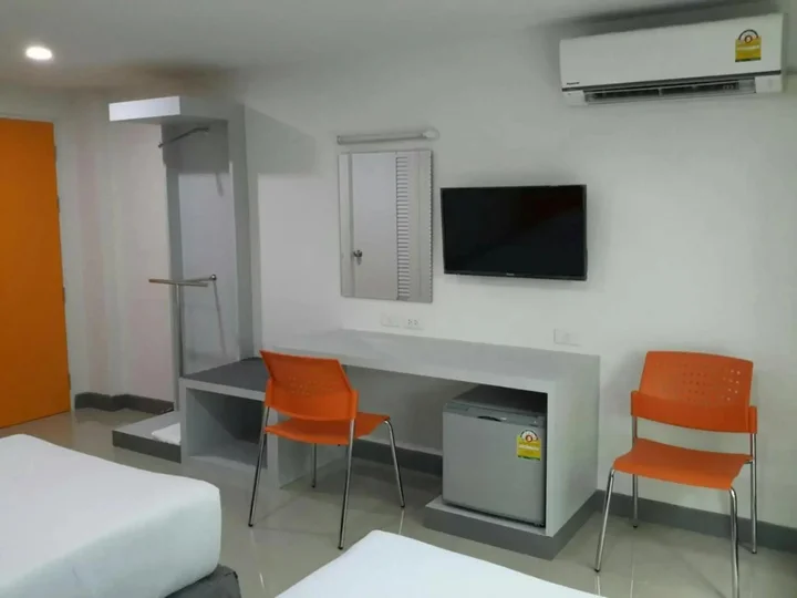 Хатъяй: Sakura Budget Hotel