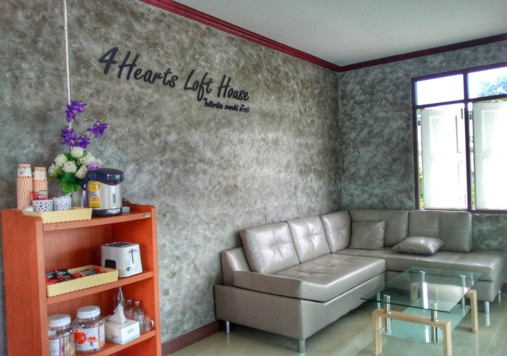 Сураттхани: 4Hearts Loft House