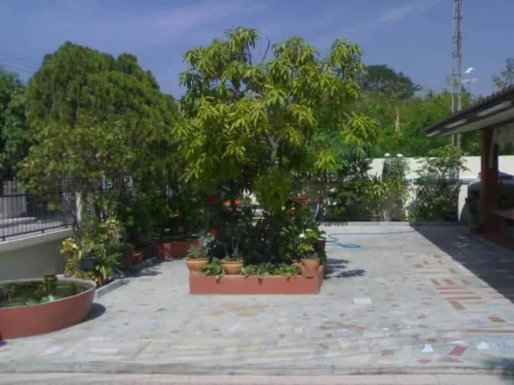 Лопбури: Sunflower Guest house Lopburi