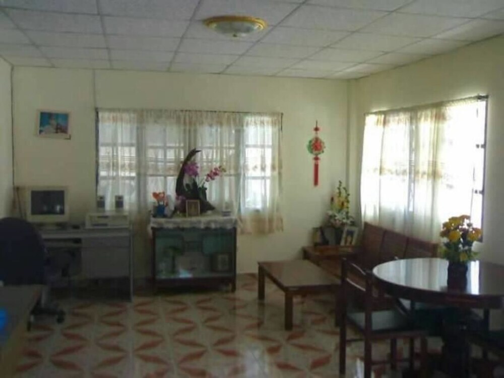 Лопбури: Sunflower Guest house Lopburi