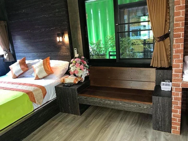 Сураттхани: OYO 1031 Amera Resort