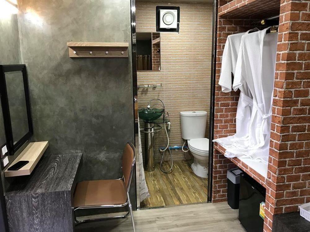 Сураттхани: OYO 1031 Amera Resort