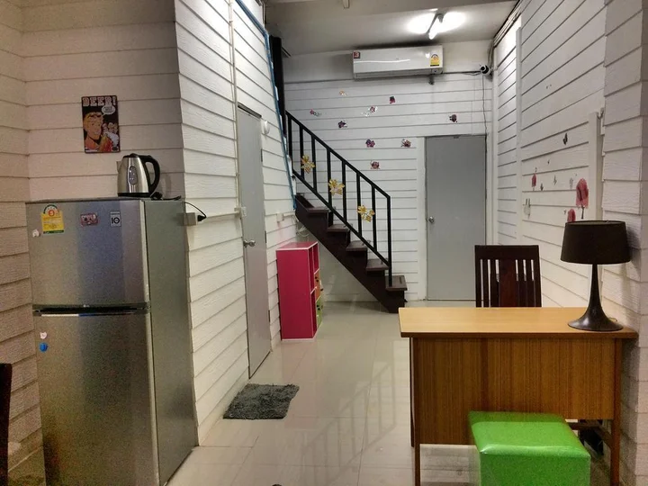 Бангкок: Pop Art Hostel Chinatown