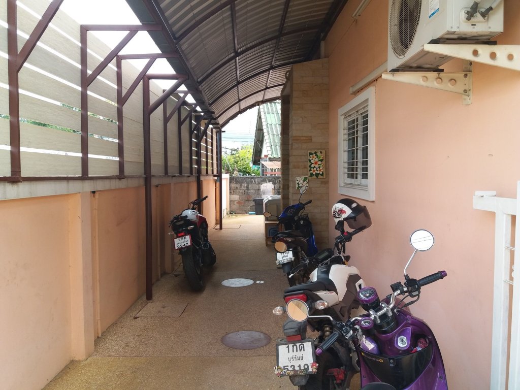 Кхлонг-Янг: Mel House Korat