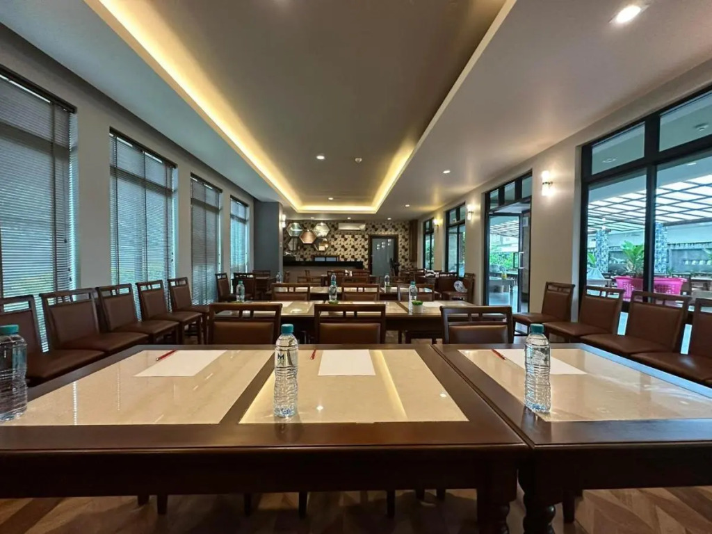 На Чом Тхиан: The Mangrove Hotel