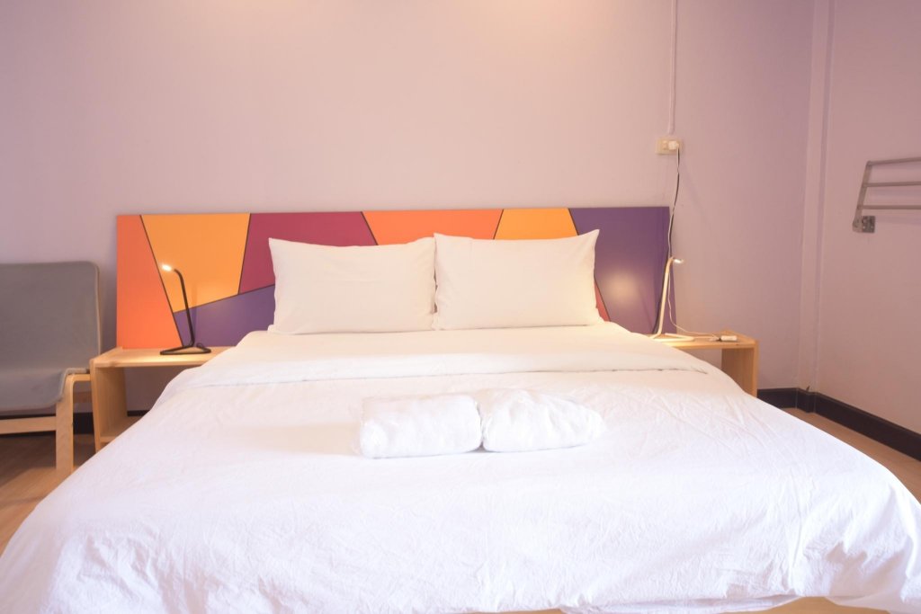 Бангкок: Room @ Vipa Guest House