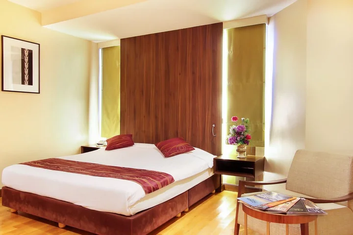 Бангкок: Ballys Studio Suite Silom