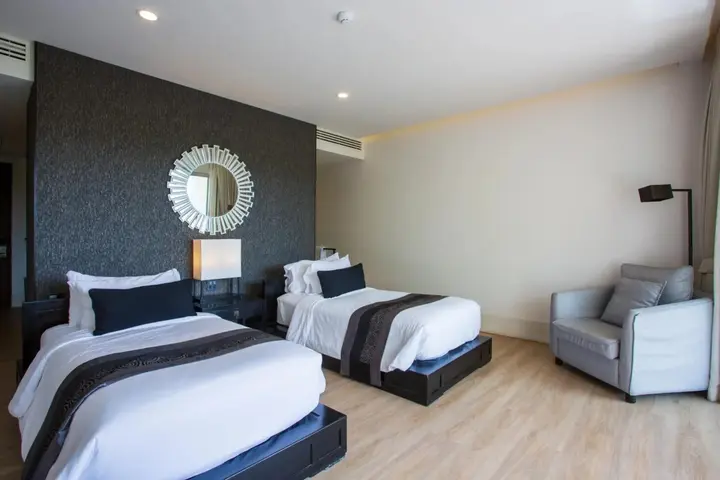Чаам: The Palayana Hua Hin