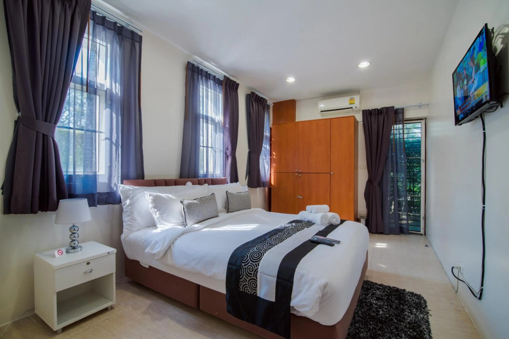 Чаам: The Palayana Hua Hin