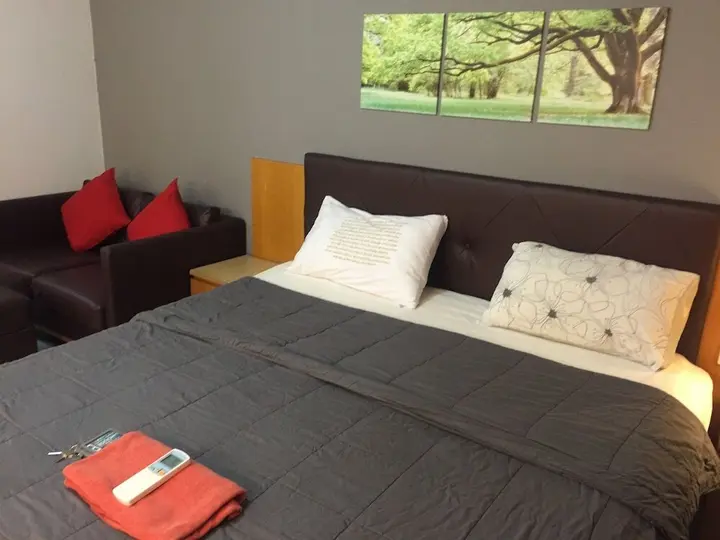 Бангкок: Savi Rooms