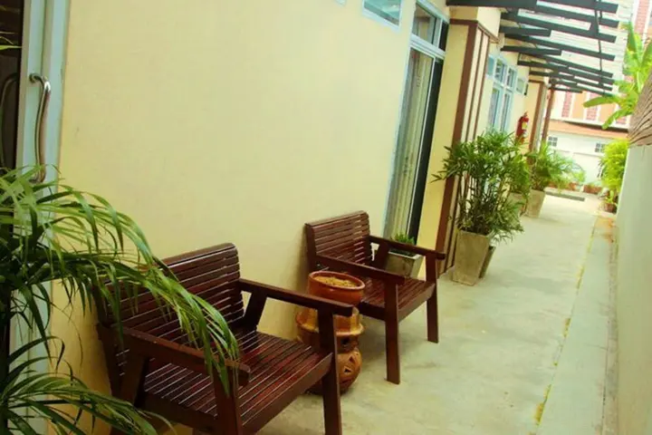Бангкок: Charoenpong Apartment