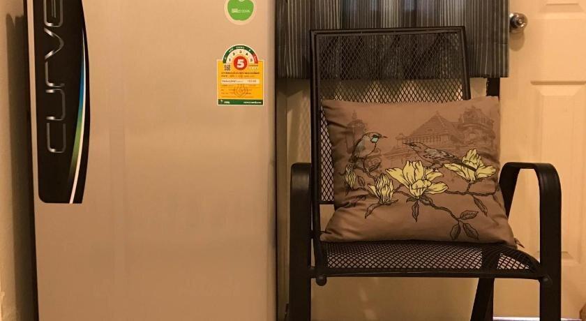 Бангкок: Charoenpong Apartment