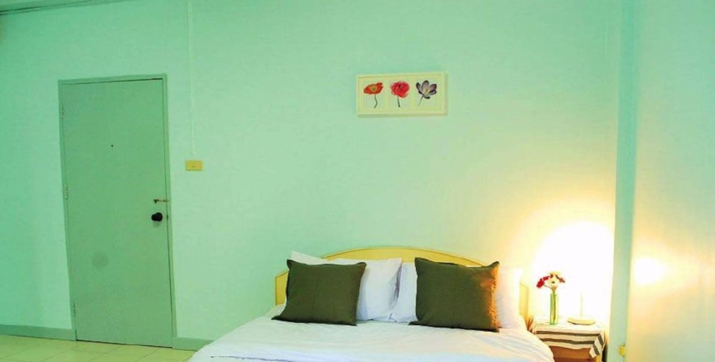 Нонтхабури: Ameena Apartment