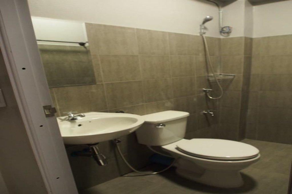 Бангкок: Loft 21 Apartment Romklao