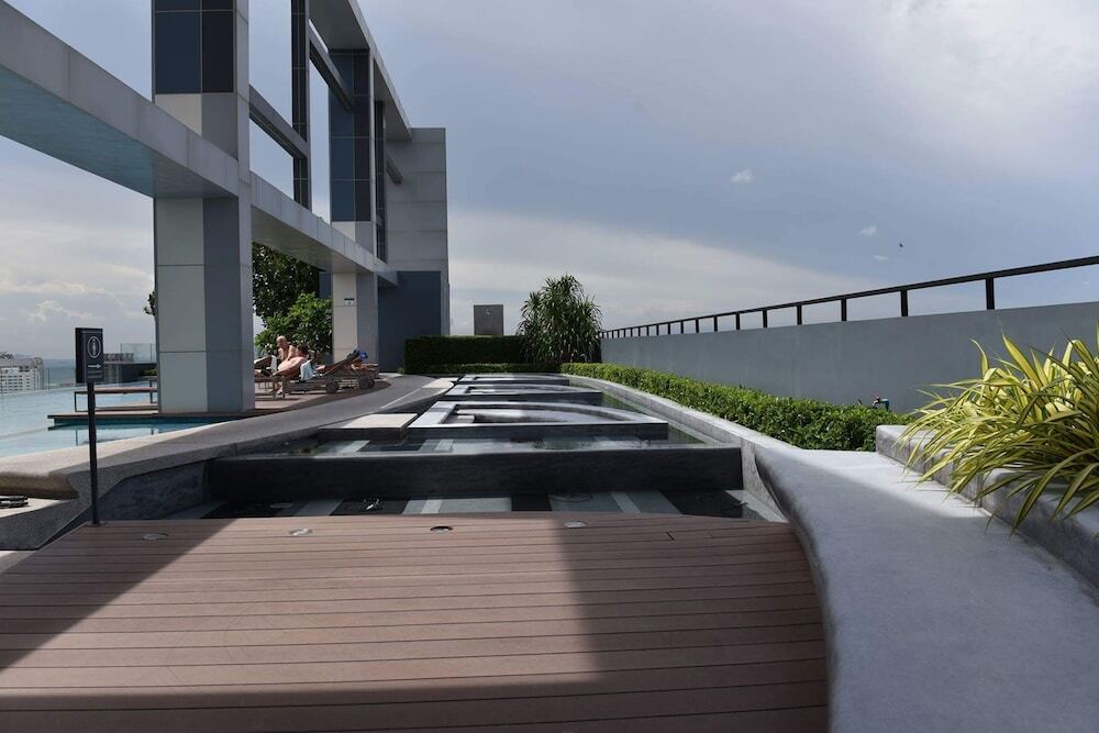 Паттайя: Centric Royal by Swimming Pool
