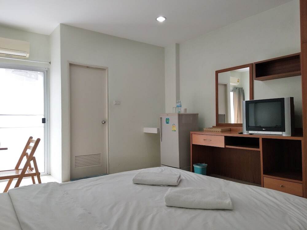 Районг: The View Apartment