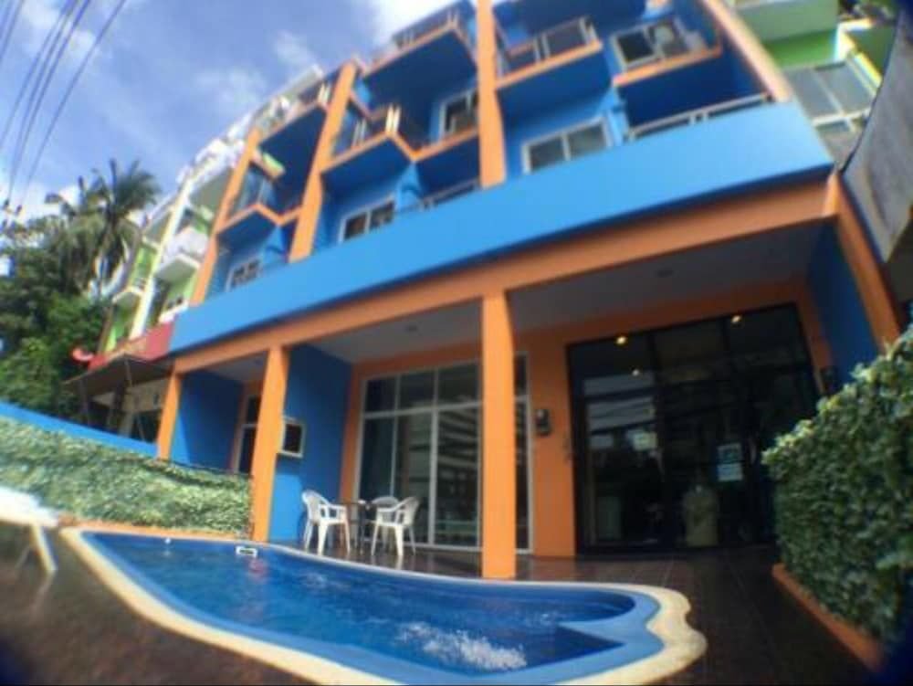 Кату: Only Blue Hotel