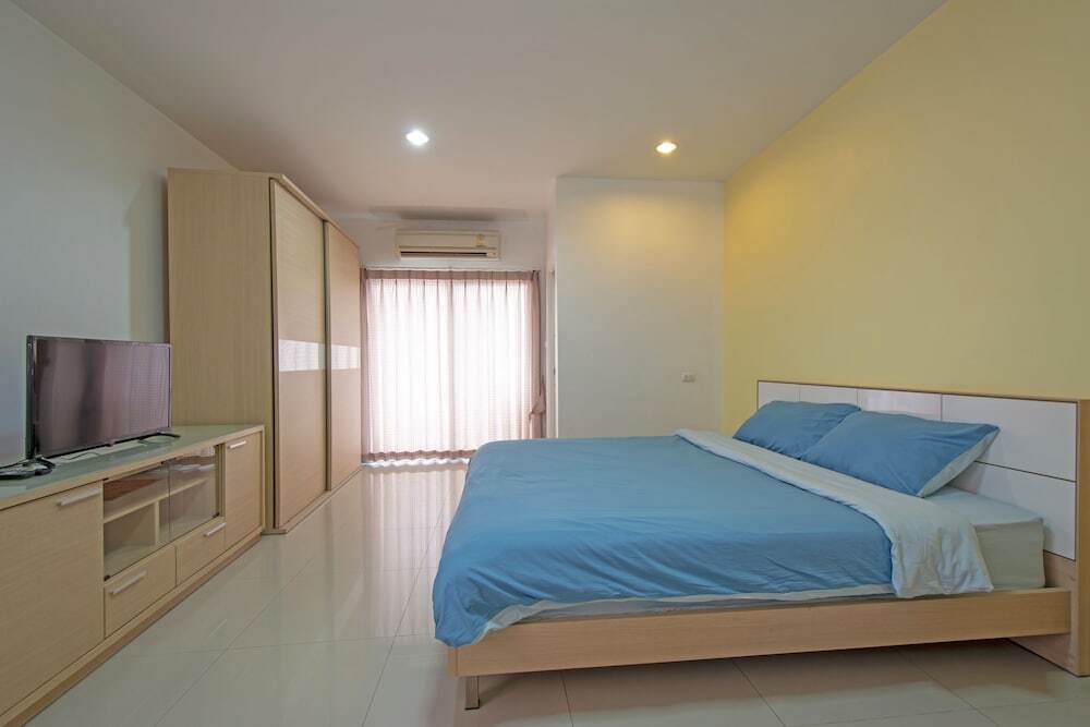 Патхумтхани: Sansuk Apartment