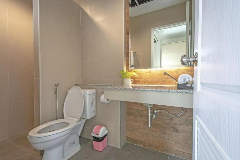 Патхумтхани: Sansuk Apartment