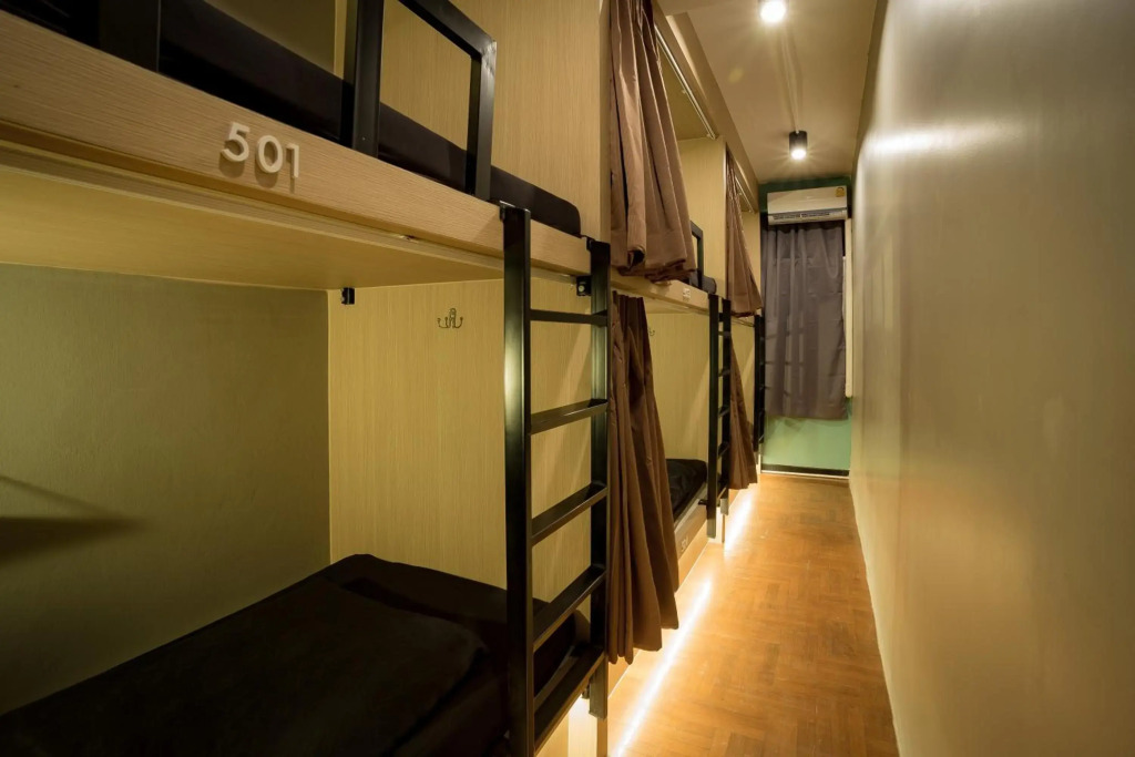 Бангкок: Born Free Hostel