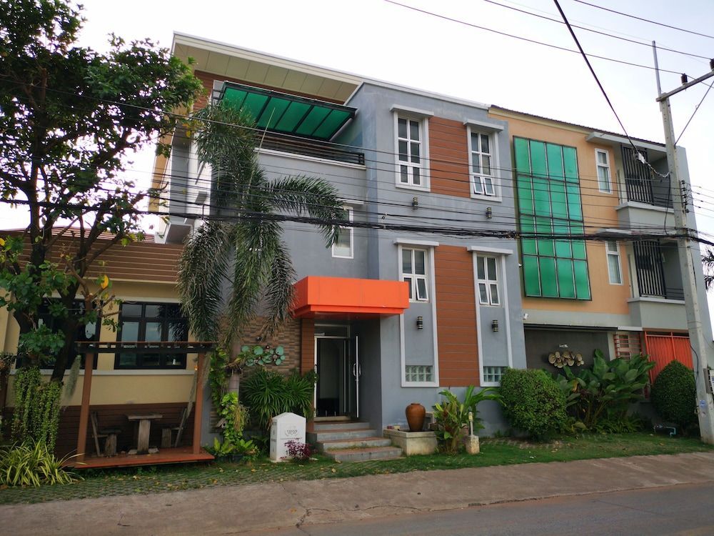 Кхлонг-Янг: 100 House Hotel