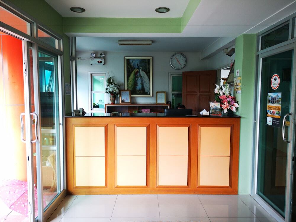 Кхлонг-Янг: 100 House Hotel