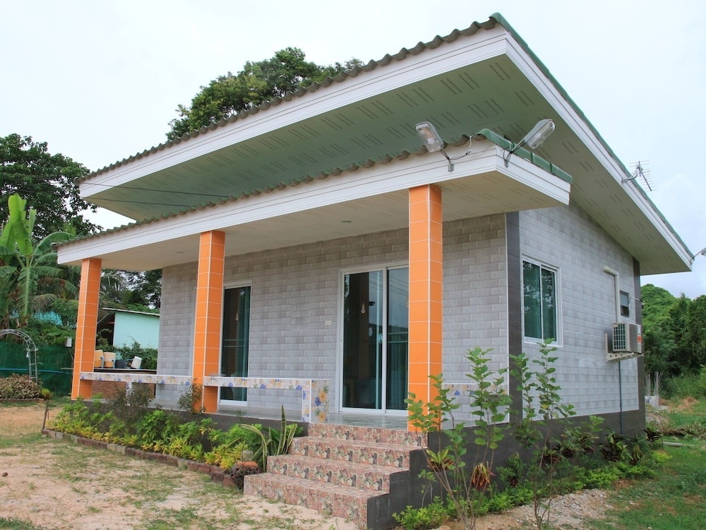Банг-Саре: Happy Garden U-Tapao