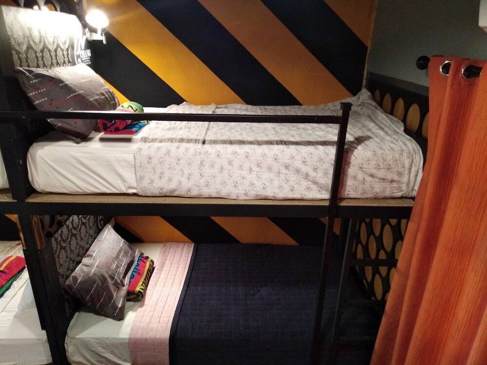 Сураттхани: Chang Bed and Bar Hostel - Adults Only