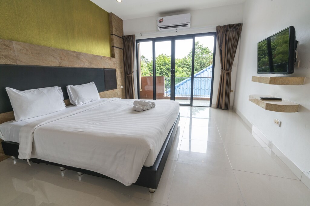 Паттайя: Tribe Pattaya