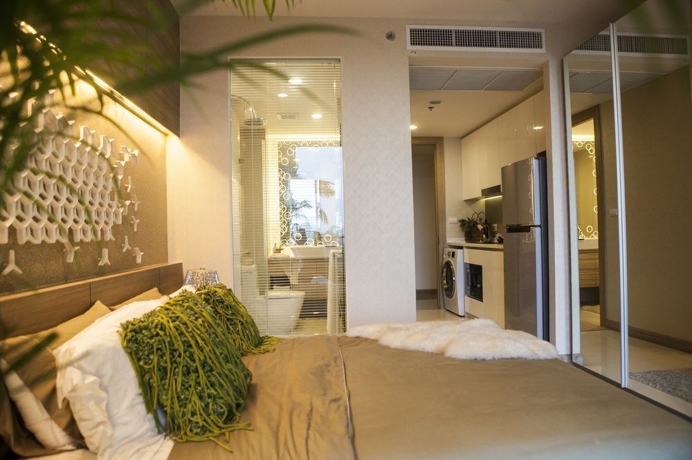 Паттайя: Among Riviera City of Sky Pattaya