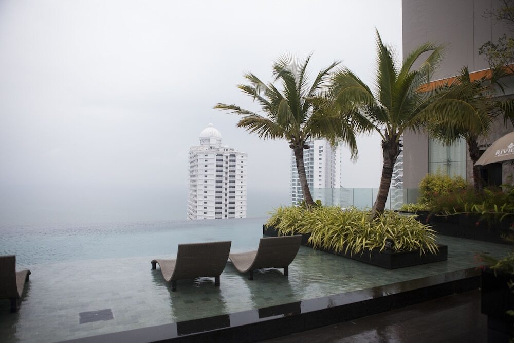 Паттайя: Among Riviera City of Sky Pattaya