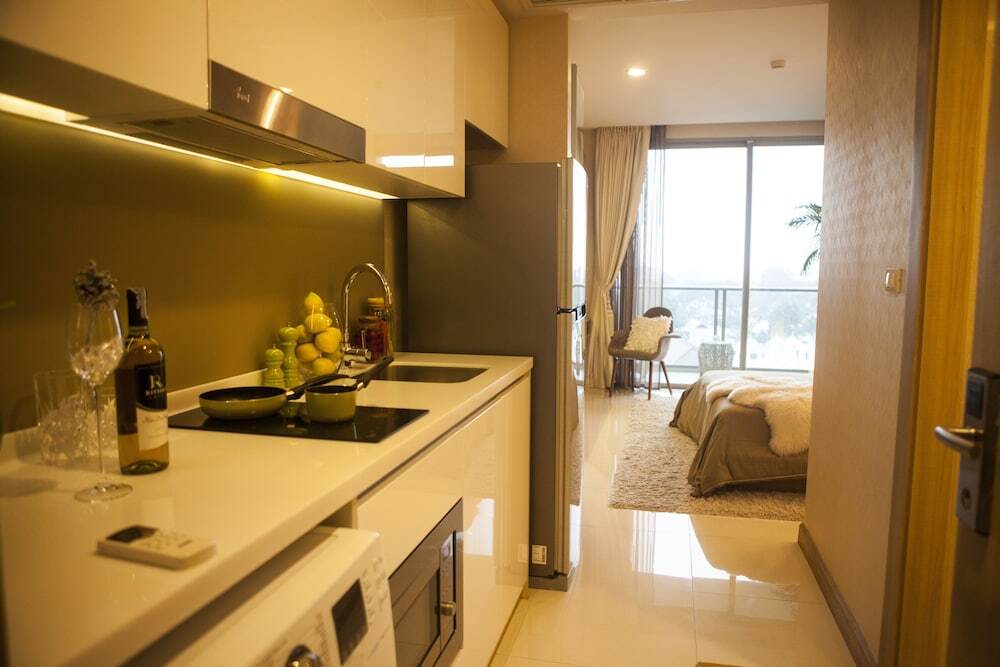 Паттайя: Among Riviera City of Sky Pattaya