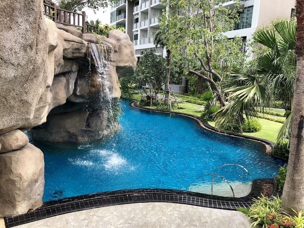 Паттайя: Among Riviera City of Sky Pattaya