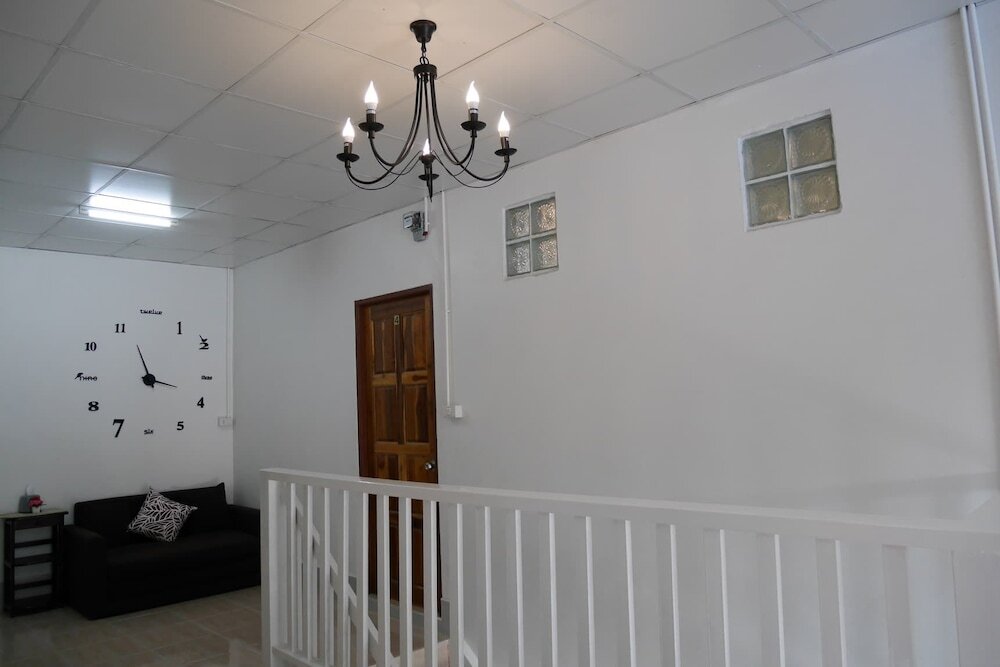 Остров Тау: Nawee Guesthouse Sairee - Hostel