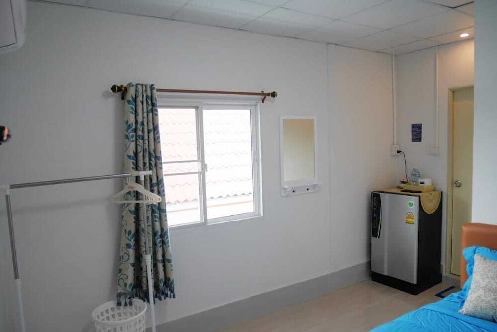 Остров Тау: Nawee Guesthouse Sairee - Hostel