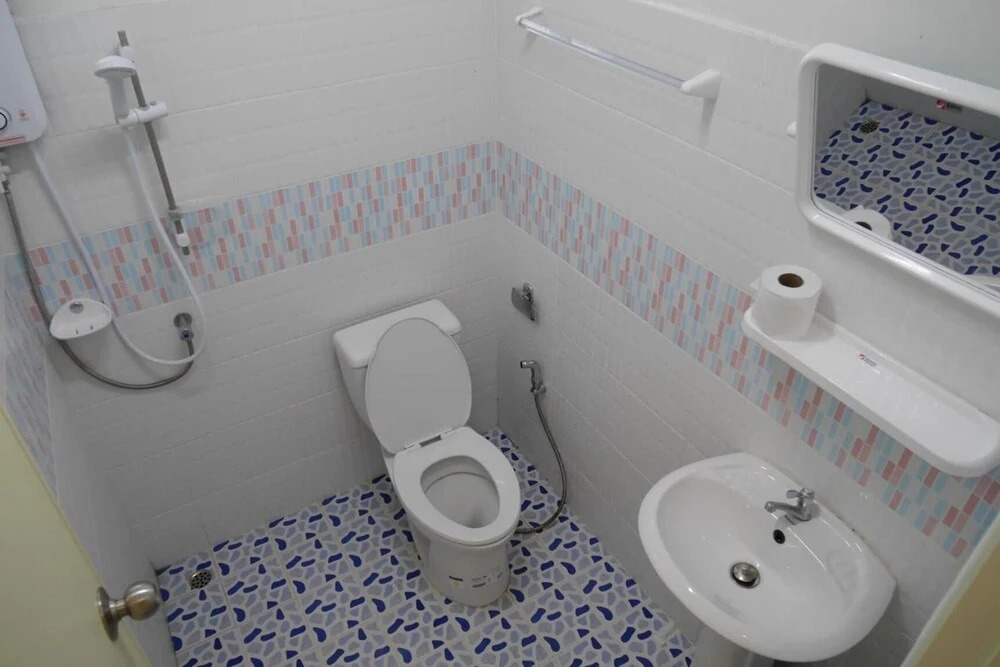 Остров Тау: Nawee Guesthouse Sairee - Hostel