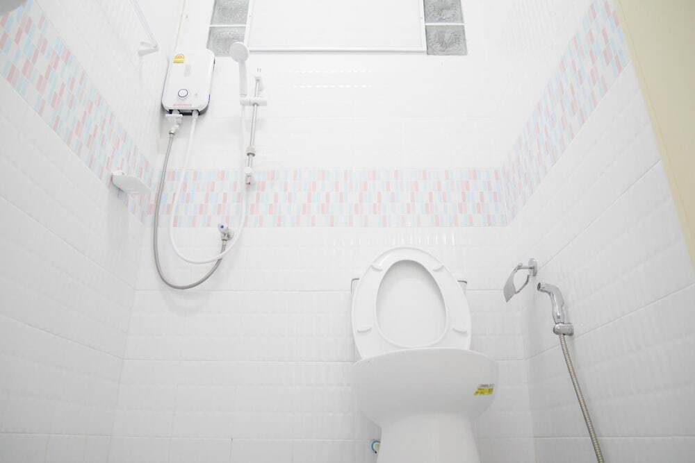 Остров Тау: Nawee Guesthouse Sairee - Hostel