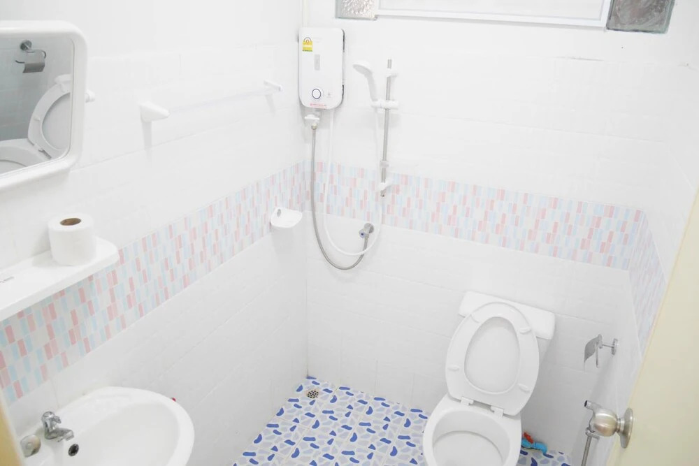 Остров Тау: Nawee Guesthouse Sairee - Hostel