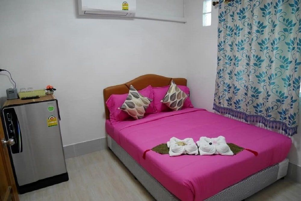 Остров Тау: Nawee Guesthouse Sairee - Hostel