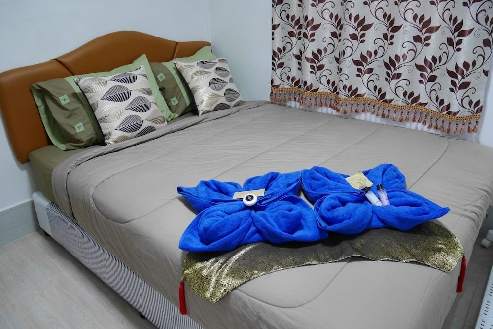 Остров Тау: Nawee Guesthouse Sairee - Hostel