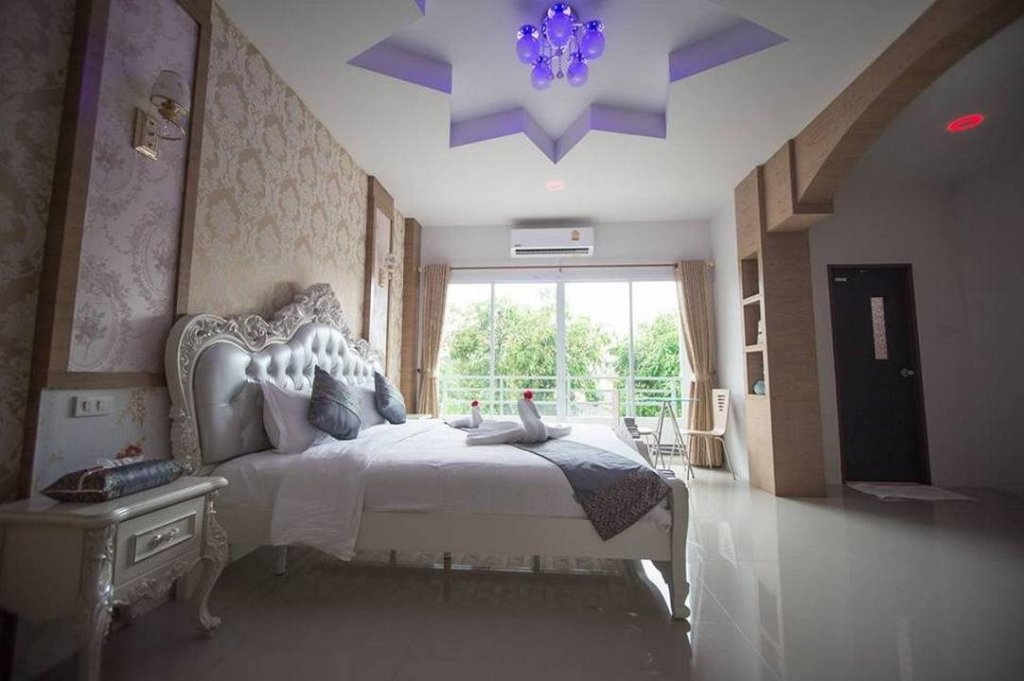 Яла: The Linux Garden Hotel