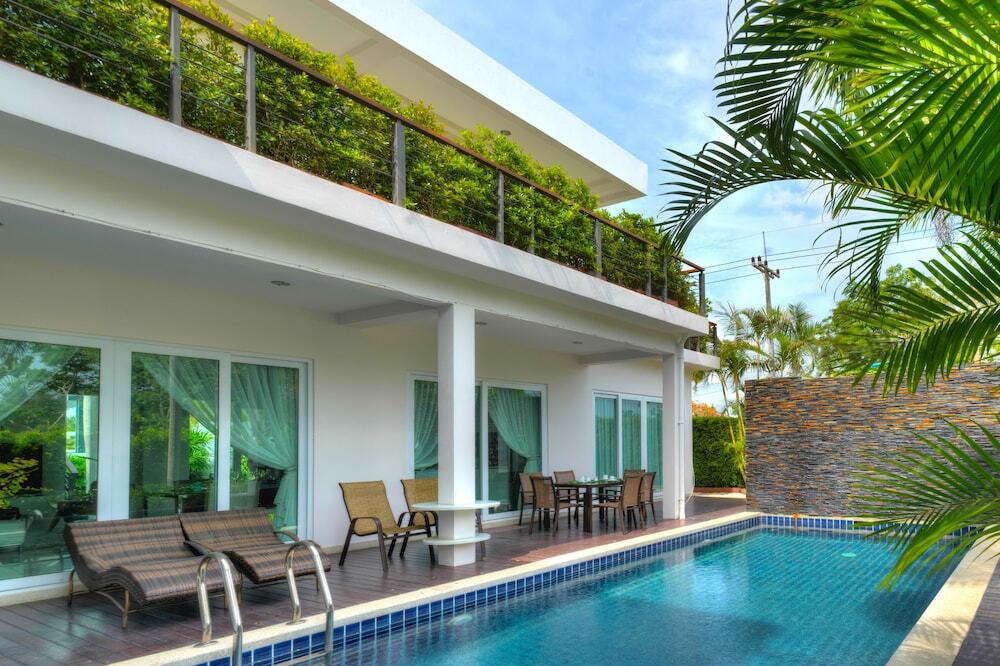 Саттахип: Luxury 5br Pool Villa and Sport Center