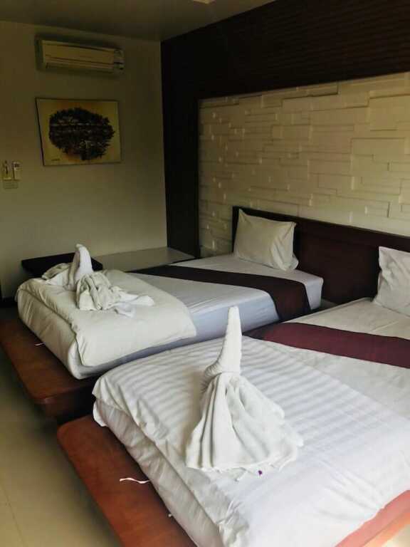 Муанг: Capri Inn
