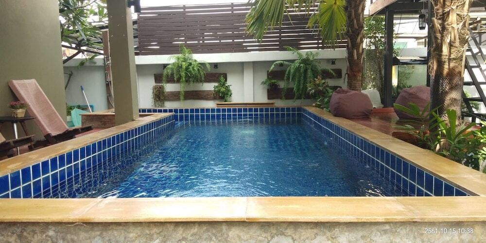 Банг Пхли: The Suvarnabhumi Apartment